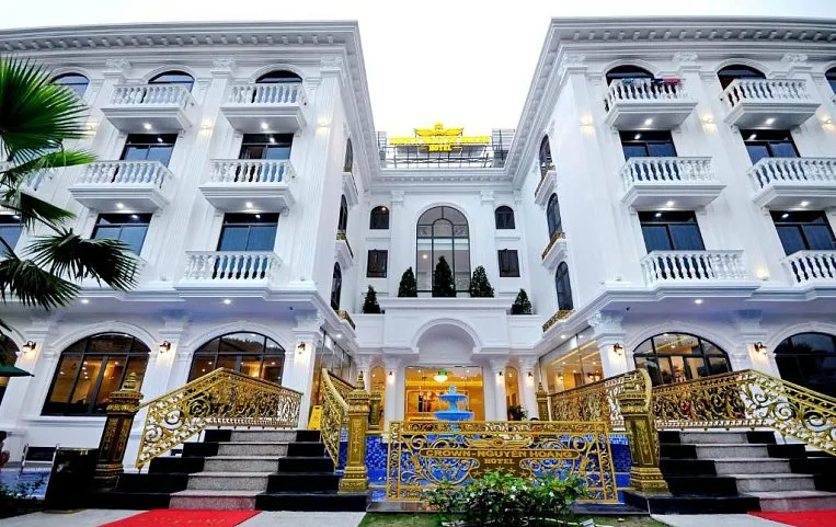 Crown Nguyen Hoang Nha Trang 3*