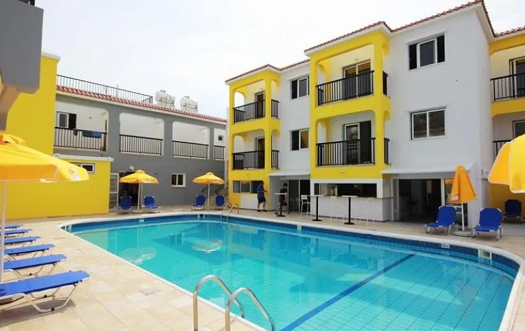 Flora-Maria Hotel & Annex APT