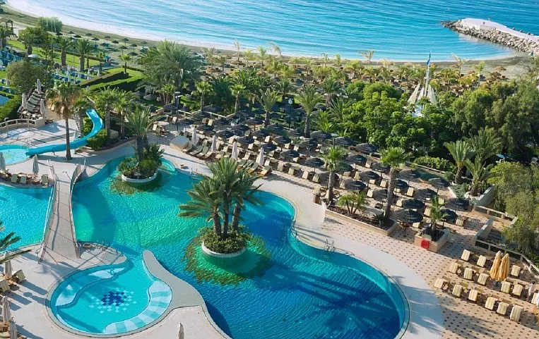 Four Seasons Hotel 5*