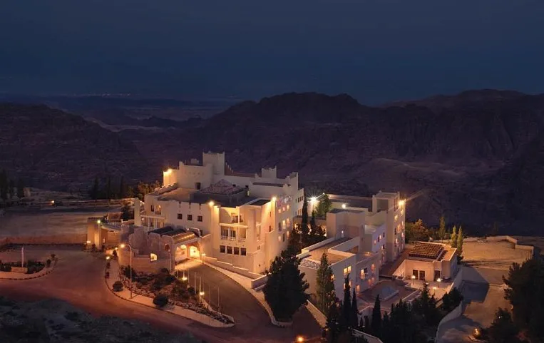 Movenpick Nabatean 5*