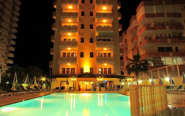Gold Twins Beach Family Hotel APT