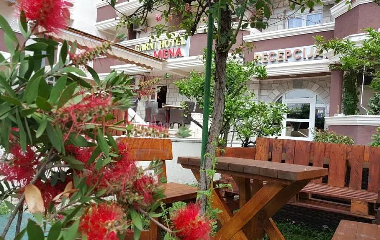 Garni Hotel Mena 3*