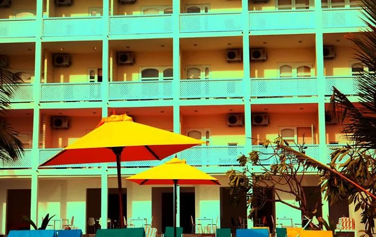 J Hotel 3*