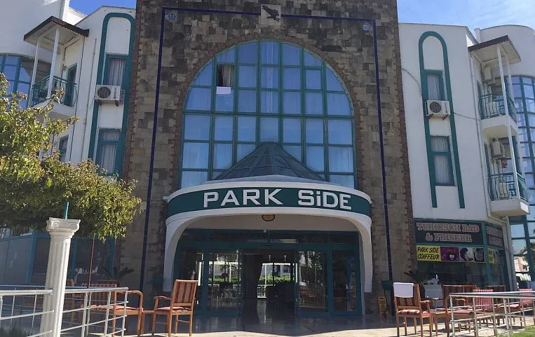 Clover Magic Park Side Hotel 3*