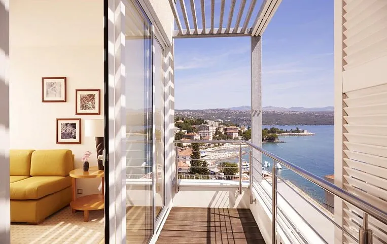 Astoria 4*