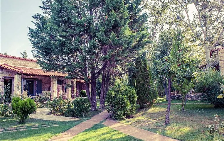 Petrino Suites Hotel 4*