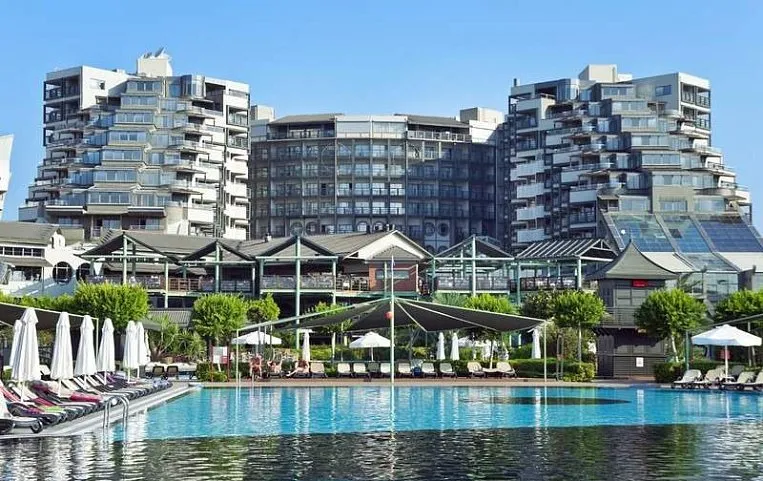 Limak Lara Deluxe Hotel & Resort 5*