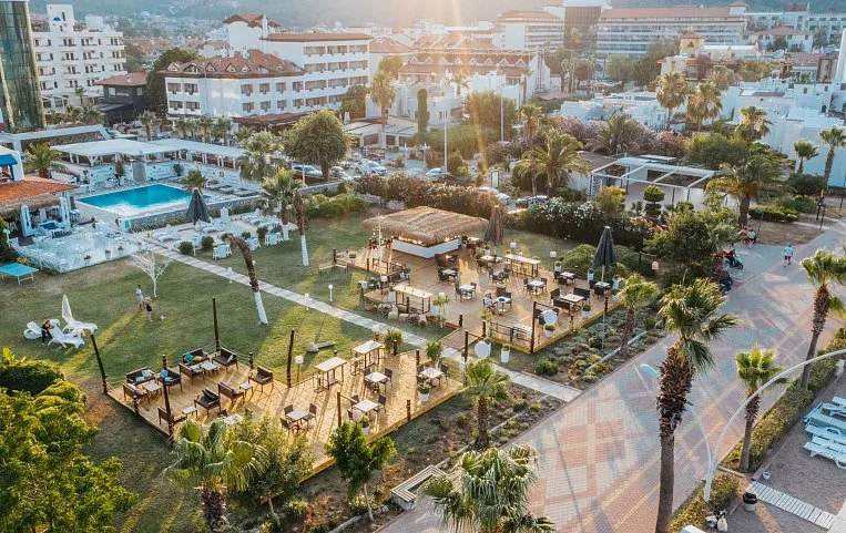 Casa Blanca Beach Hotel 4*