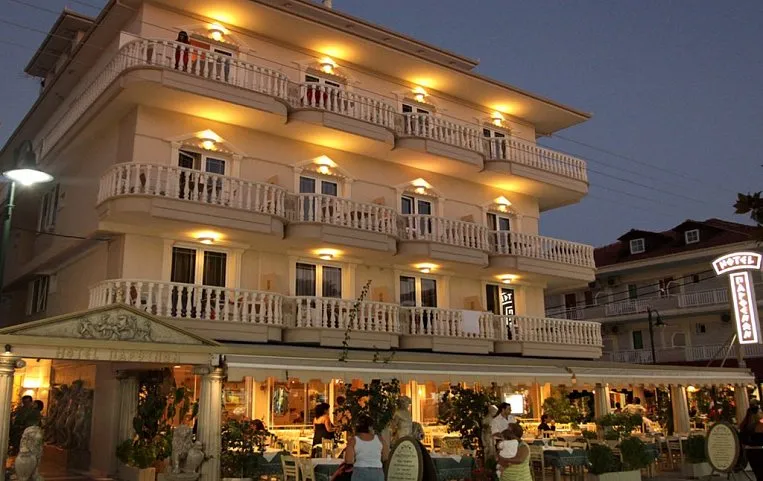 Parthenon Art Hotel 3*