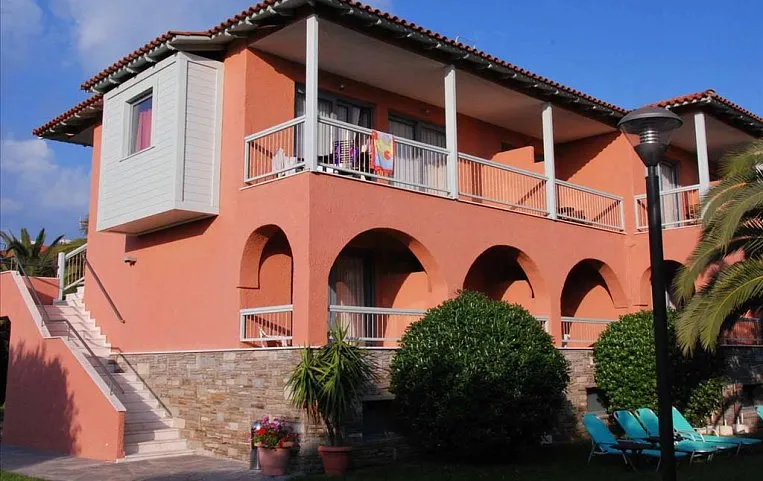 Hanioti Village & Spa Resort 3*