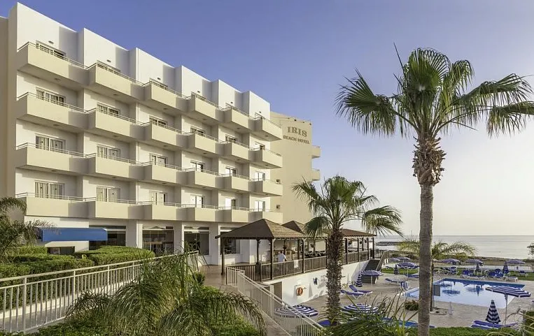 Iris Beach Hotel 3*
