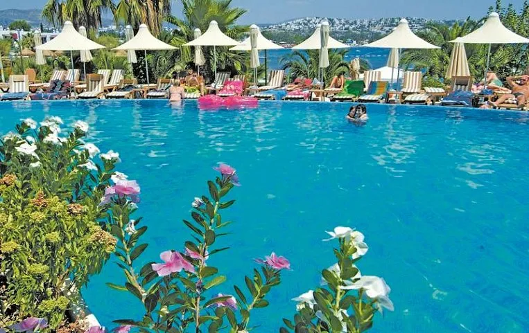 3S Beach Club Hotel 4*