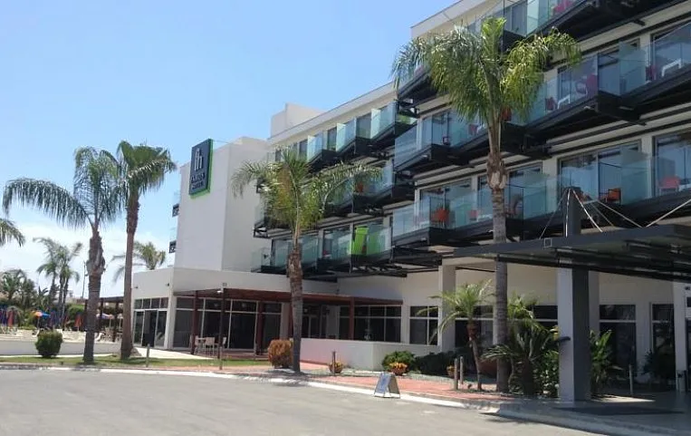 Faros Hotel 3*