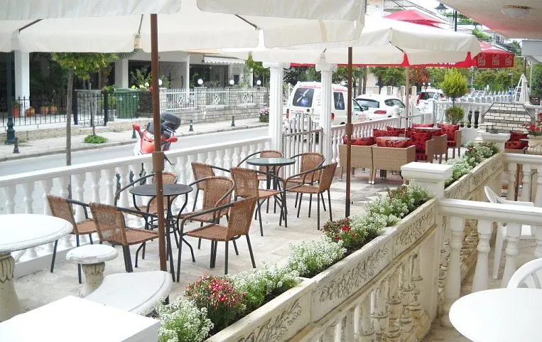 Kostas Hotel Apt