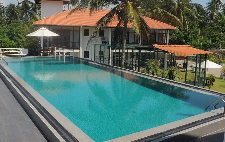 White Villa 3*+