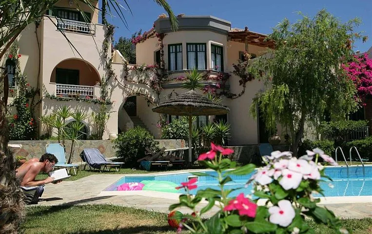 Aquarius Hotel Apartment APP