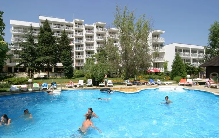 Sandy Beach 3*