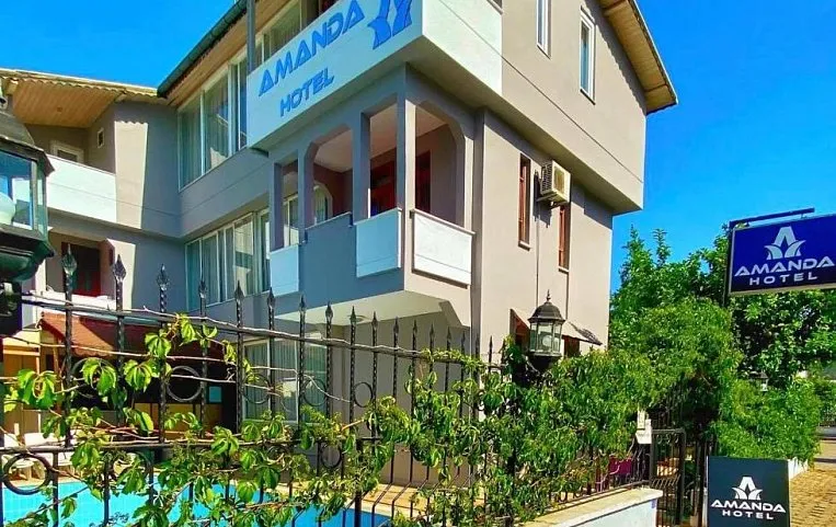 Amanda Hotel