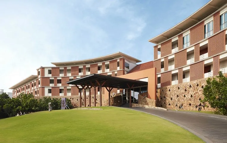 Heritance Negombo 5*