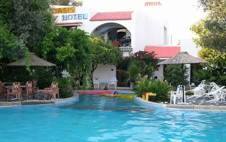 Oasis Hotel-Bungalows 3*+