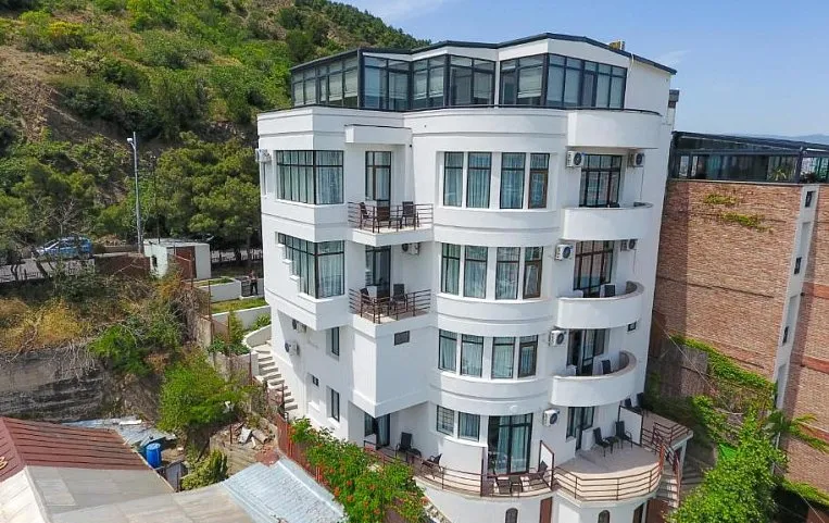 Vista Hotel 3*
