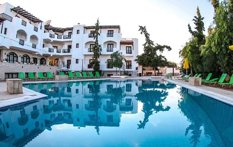 Club Lyda Hotel 3*