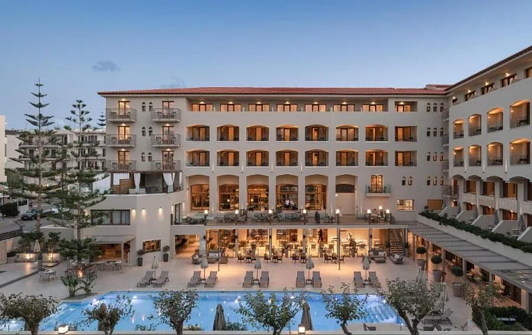 Theartemis Palace Hotel 4*