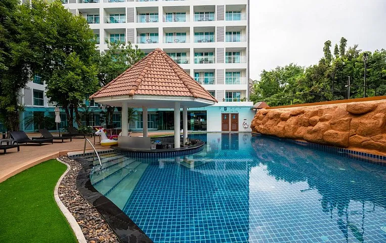 Centara Pattaya 4*