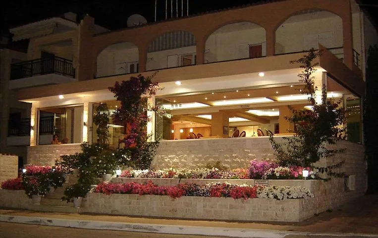 Loutra Beach Hotel 3*