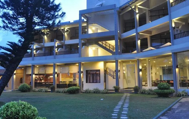 Laya Beach 4*