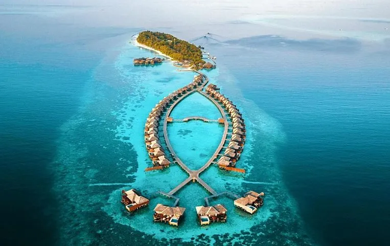 Lily Beach Resort & Spa at Huvahendhoo 5*
