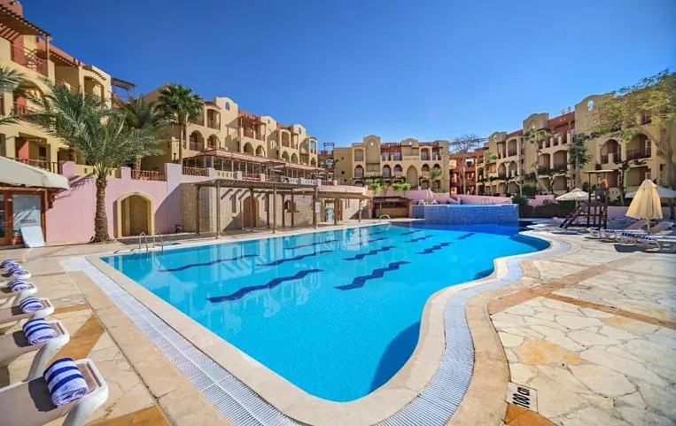 Marina Plaza 4*
