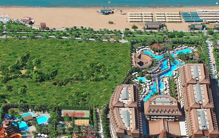 Royal Dragon Hotel 5*