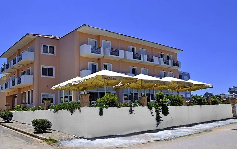Artina Hotel 2*