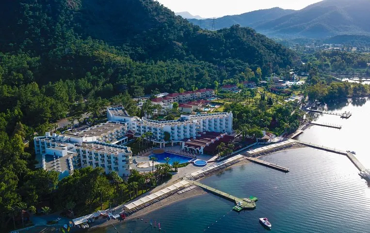 Fortezza Beach Resort 5*