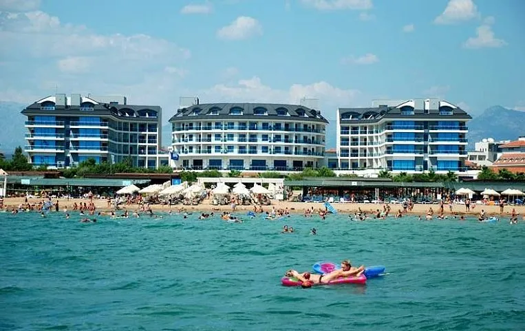 Commodore Elite Suites & Spa 5*