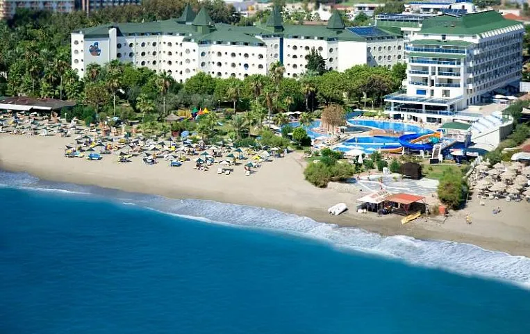 M.C. Beach Park Resort 5*