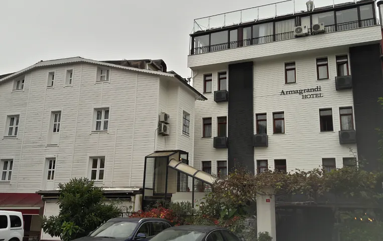 Armagrandi Spina 3*