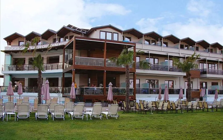 Cosmopolitan Hotel & Spa 4*