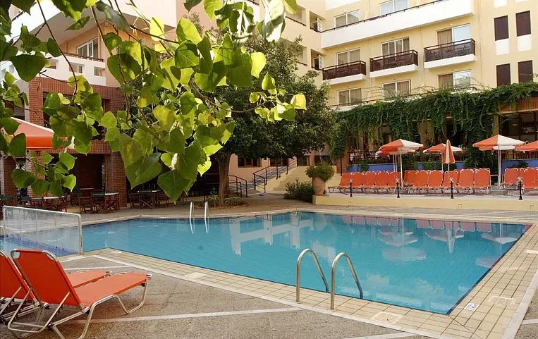 Atrium Hotel 3*+