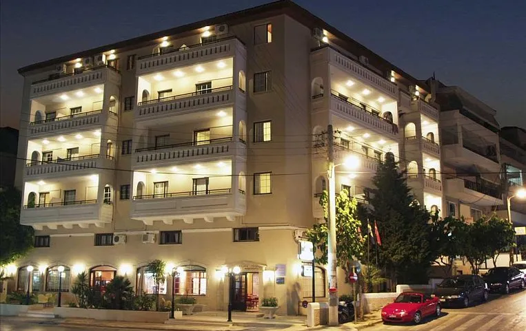 Elina Hotel Apartment 3*