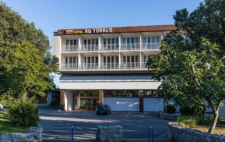 Hotel/Pavilion Ad Turres 2*