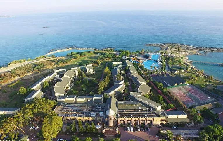 Oz Hotels Incekum Beach Resort  5*