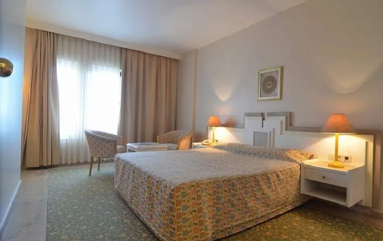 Stork Hotel 2*