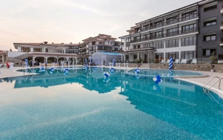 The Hill Club 4*