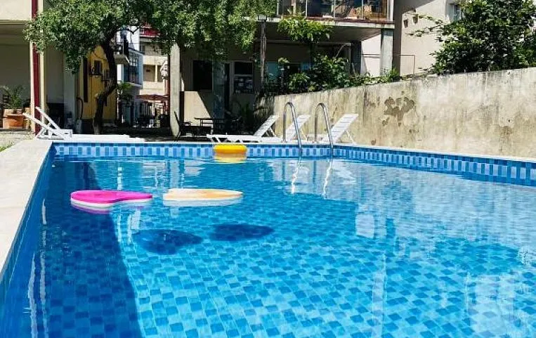 Crown Hotel Ureki 3*