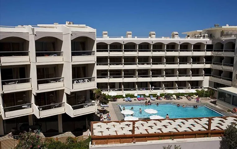 Lomeniz Hotel 3*