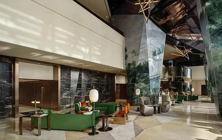 SO/ Uptown Dubai 5*