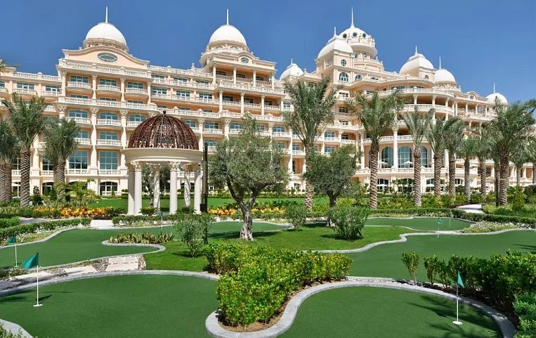 Raffles The Palm Dubai 5*