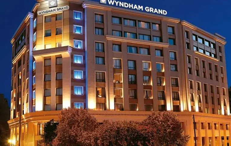 Wyndham Grand Athens 5*